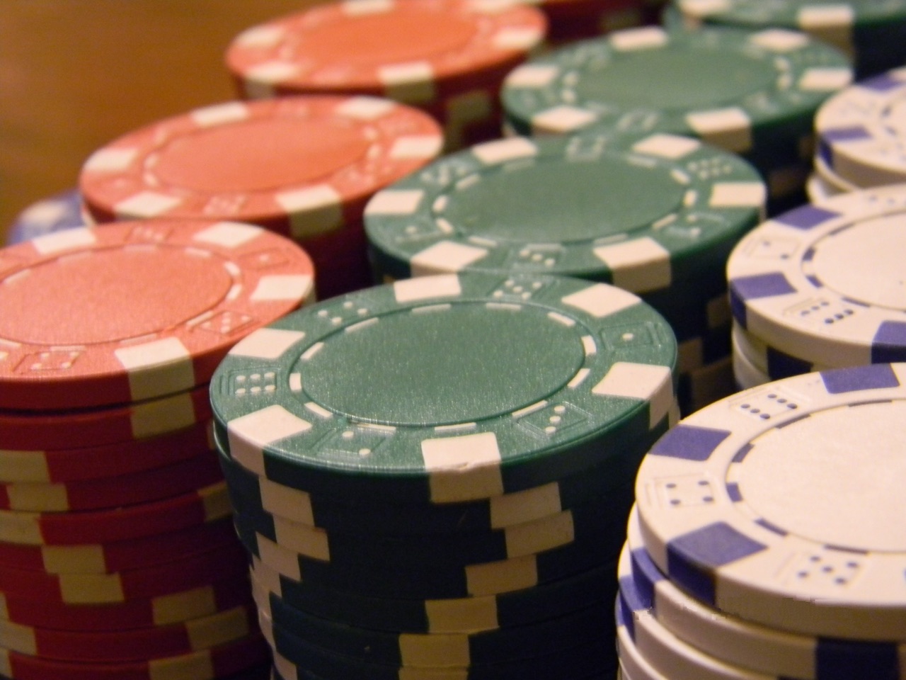 Push or Fold: o guia definitivo do stack curto em torneios (com a lógica da tabela)